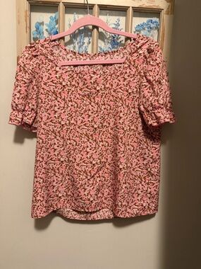 Pink Floral Puff-Sleeve Women's Top